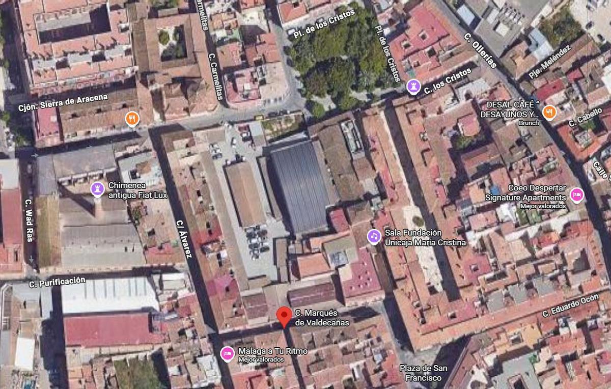 Vista aérea de la zona de Las Delicias donde irá el hotel y en la que se ve la cubierta de hormigón construida en los años 50 y que está protegida.