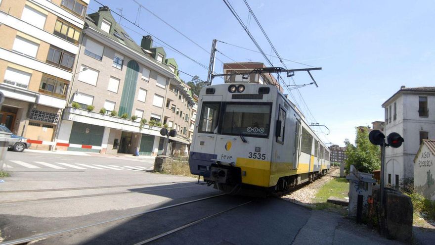 División de opiniones con la eliminación de apeaderos: los vecinos de Sotrondio apoyan los cambios en la línea de tren Gijón-Laviana, la Plataforma por el Soterramiento lo rechaza