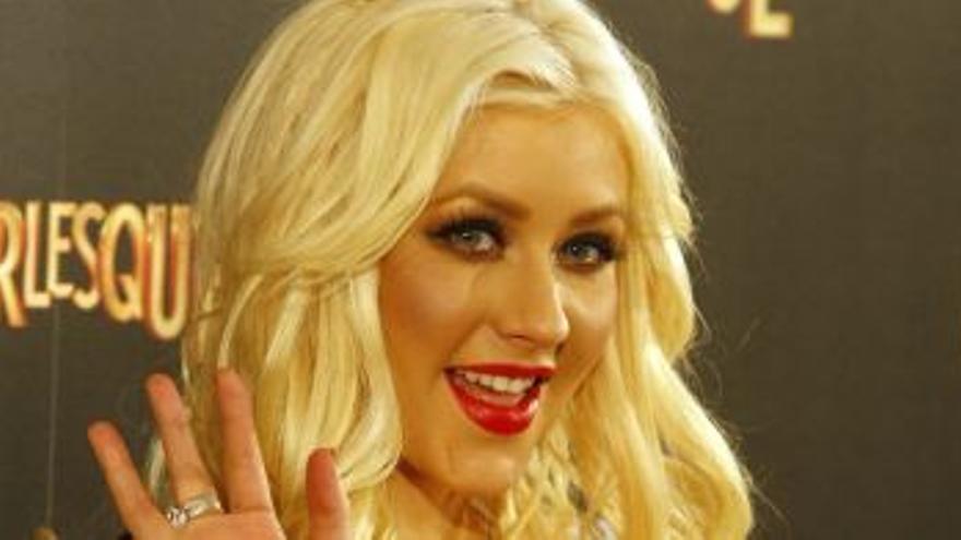 Detienen a Christina Aguilera y a su novio por embriaguez pública