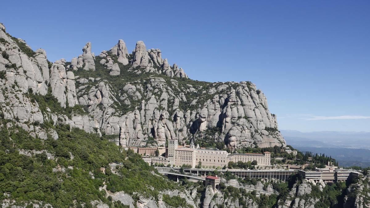 Montserrat on es pot veure la zona del monestir i dels serveis