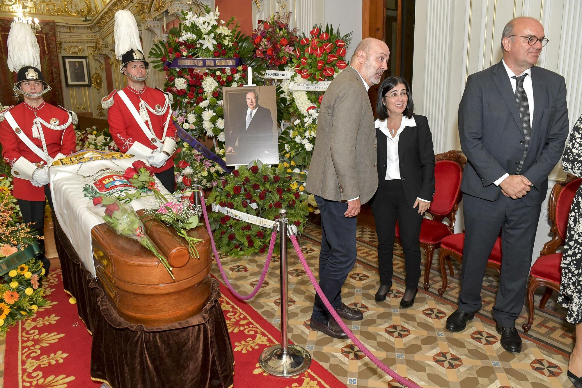 Capilla ardiente de Jerónimo Saavedra en las Casas Consistoriales de Las Palmas de Gran Canaria