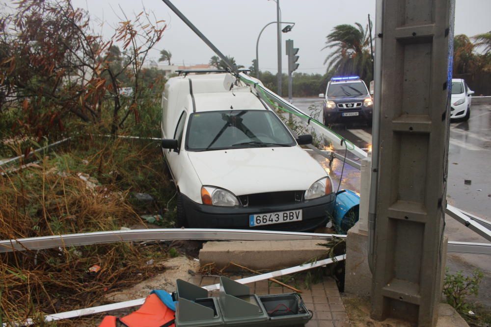 Un tornado causa múltiples destrozos en Dénia