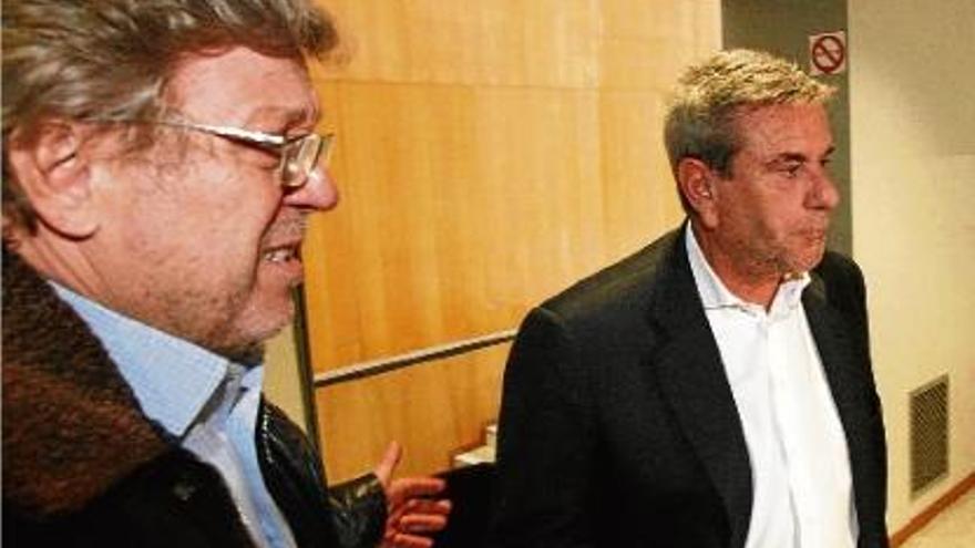 Josep Amat (dreta) i Santi Sardà van ser condemnats a pagar 8,3 milions d&#039;euros per la fallida del CB Girona.