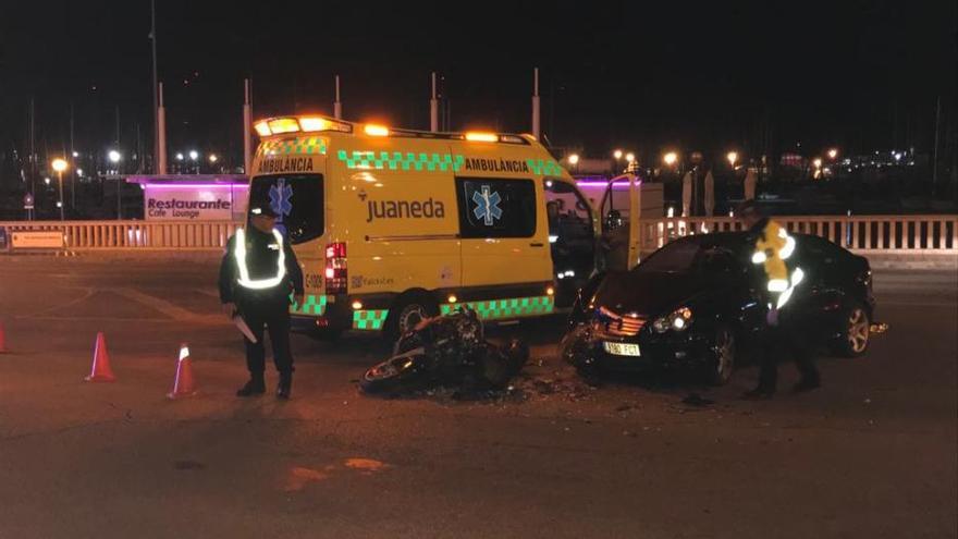 Muere un motorista en una colisión con un coche en el paseo marítimo de Palma