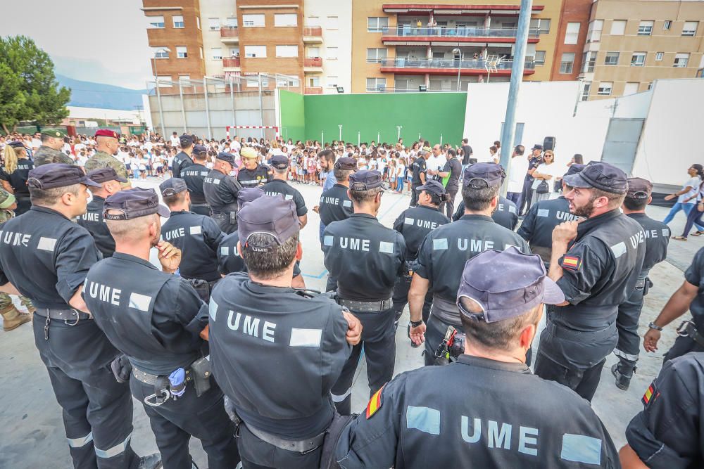 Orihuela despide a la UME entre vítores y aplausos