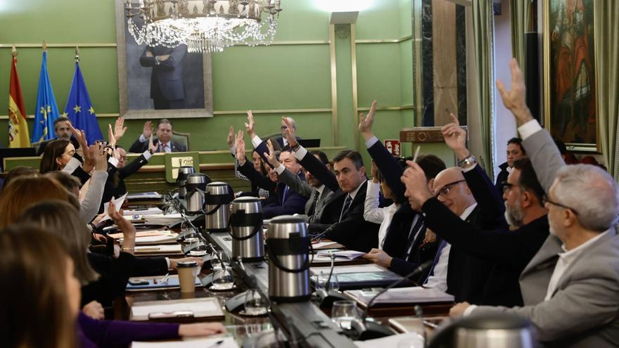 Acuerdo &quot;histórico&quot; y casi unánime para que Oviedo recupere La Vega: &quot;Es un día excepcional&quot;