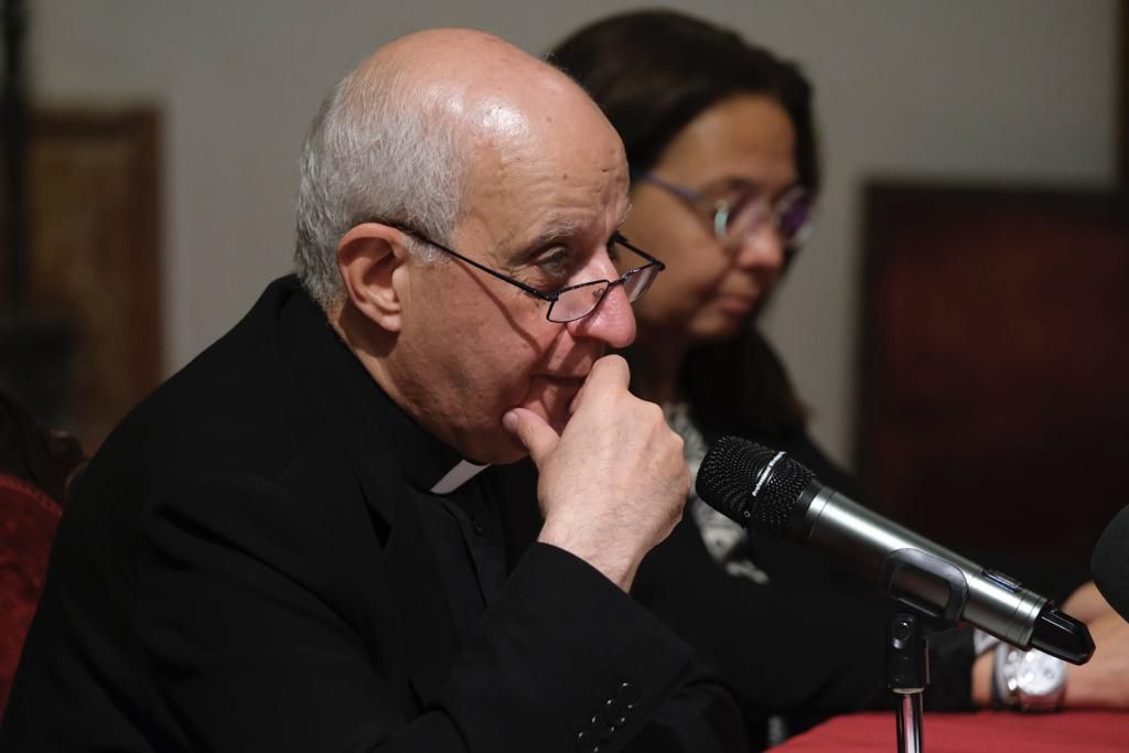 Conferencia de monseñor Rino Fisichella sobre el Jubileo Cofrade en Málaga
