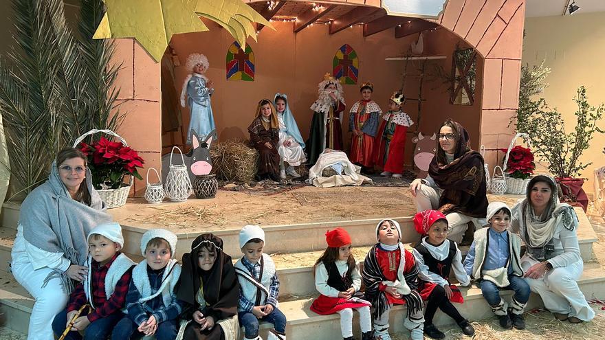 El colegio La Piedad se vuelca con la celebración de su primer belén viviente