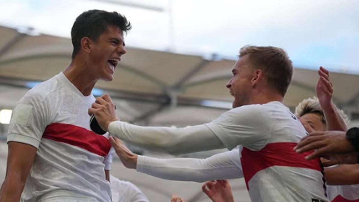 Chema Andrés, celebrando un gol con el Stuttgart