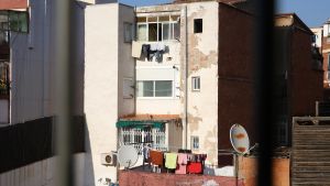 Viviendas deterioradas en el barrio de Fondo, en Santa Coloma, uno de los que urgen de más rehabilitaciones en el área metropolitana.