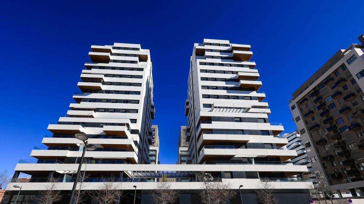 Edificios de viviendas de obra nueva en el distrito de Quatre Carreres.