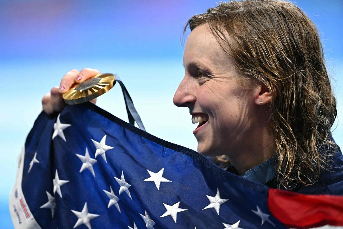 Ledecky celebra su octavo oro.