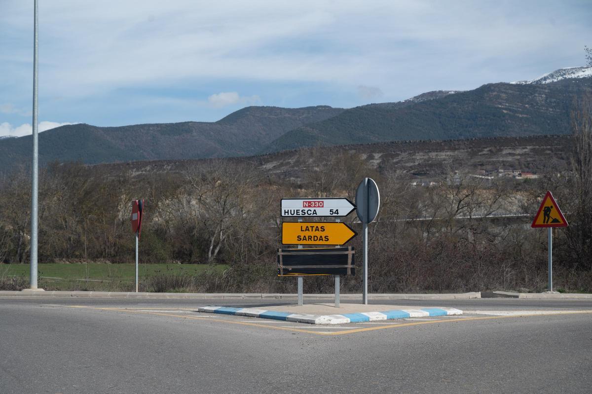 Sabiñánigo vive entre obras paralizadas y retenciones en carretera los domingos