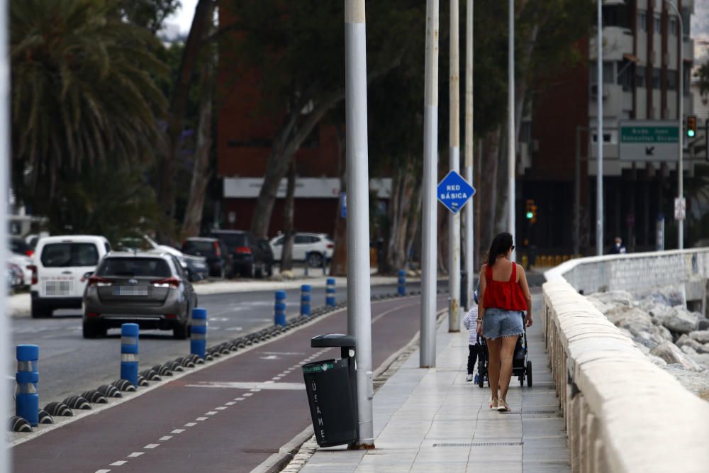 Este lunes ha tenido que reabrirse al tráfico rodado el paseo marítimo Pablo Ruiz Picasso, a pesar de que la pasada semana el Ayuntamiento de Málaga decretaba su cierre durante el tiempo que se mantuviese el estado de alarma.