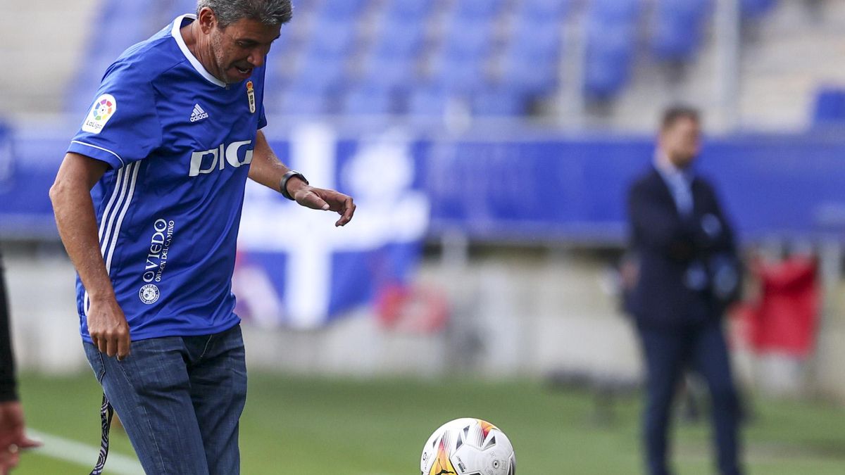 Arturo Elías, en el Tartiere durante su etapa en el Oviedo.