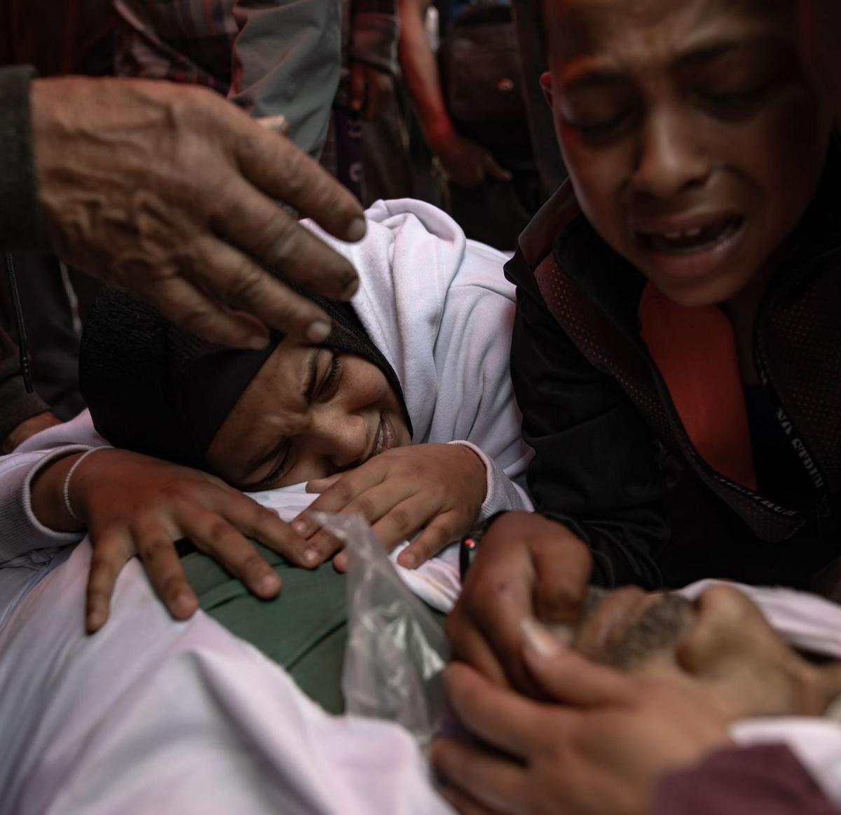 Una nova onada de bombardejos israelians causa més de 100 morts a Gaza Una nova onada de bombardejos israelians causa més de 100 morts a Gaza