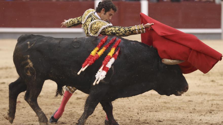 Solo detalles de clasicismo de Álvaro Burdiel en la novillada de Fuente Ymbro