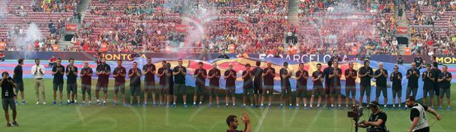 Aquí tienes las mejores fotografías de la presentación del primer equipo ante la afición culé en el Gamper