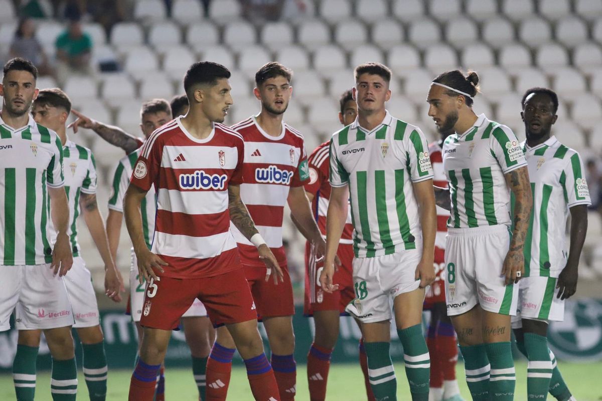 Córdoba CF - Recreativo Granada : las imágenes del partido en El Arcángel