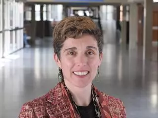 La economista Judit Vall asume la dirección del IEB tras nueve años de mandato de José María Durán-Cabré