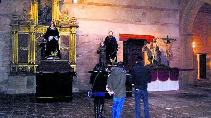 Turistas en el interior de la iglesia del Santo Sepulcro, que fue reabierta con motivo de «Legados».