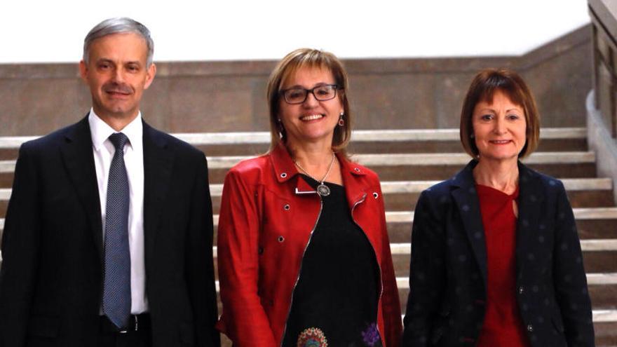 Vicent Martínez, Mª Antonia García Benau y Mavi Mestre.