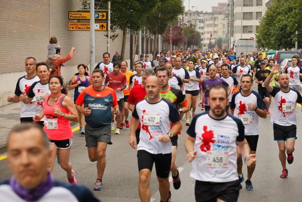 Participantes en la carrera "Dona vida"