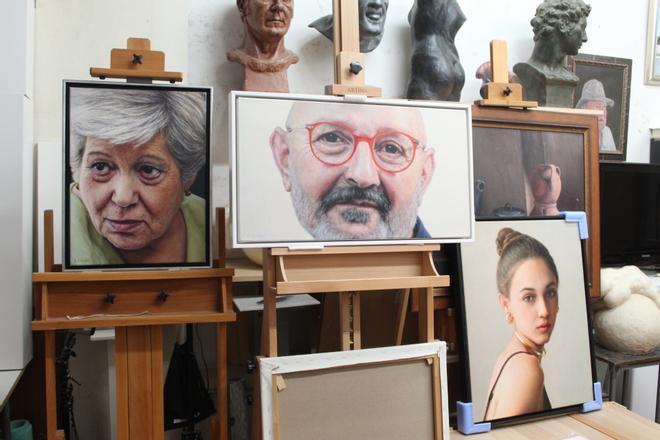 FOTOGALERÍA | “Esto no es un hobby, es nuestra vida”: los artistas de 7 Realismo Vivo en Badajoz reivindican el oficio artesanal