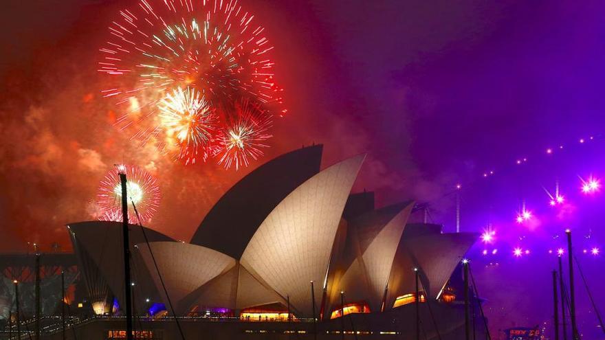 El mundo da la bienvenida al 2018