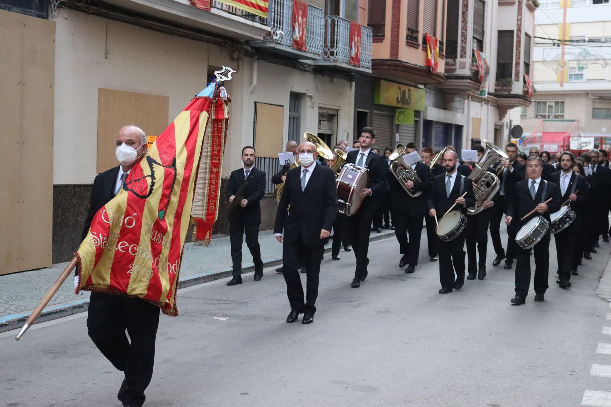 Lo mejor del pasacalle infantil, las paellas y la ofrenda a la Esperanza en el lunes de la Fira d'Onda