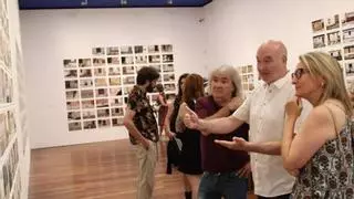 El fotógrafo Javier Ayarza revela los secretos de su «Archivo Territorio» en una visita guiada en el Museo de Zamora