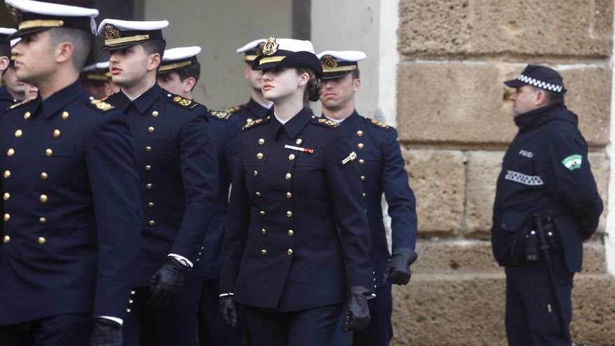 La Princesa Leonor asiste a una recepción en el Ayuntamiento de Cádiz como guardiamarina de &#039;Elcano&#039;
