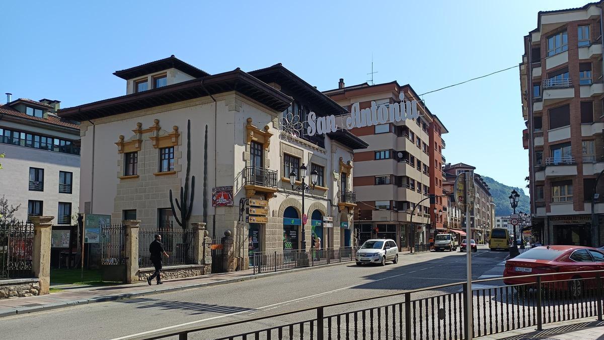 Nuevo alumbrado para San Antoniu en Cangas de Onís.