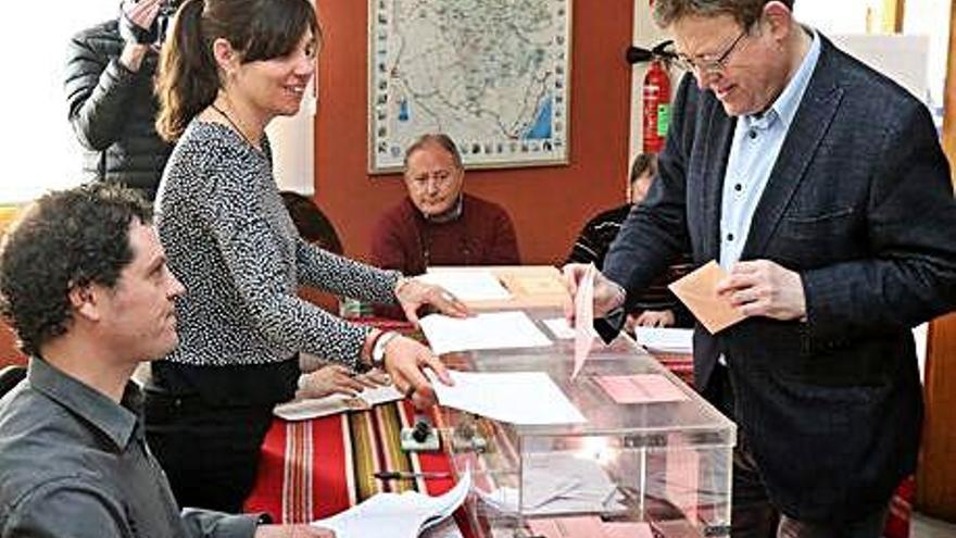 Ximo Puig vota en Morella (Valencia).