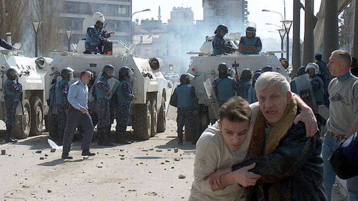 Enfrentamiento entre albanokosovares y serbios en Kosovo en el 2004