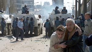 Un dels enfrontaments entre albanokosovars i serbis a Kosovo, el 2004.