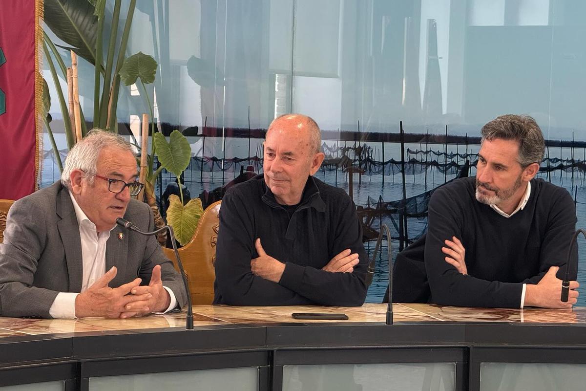 Salazar, Comes y Moreno en el Auntamiento de Masanassa.
