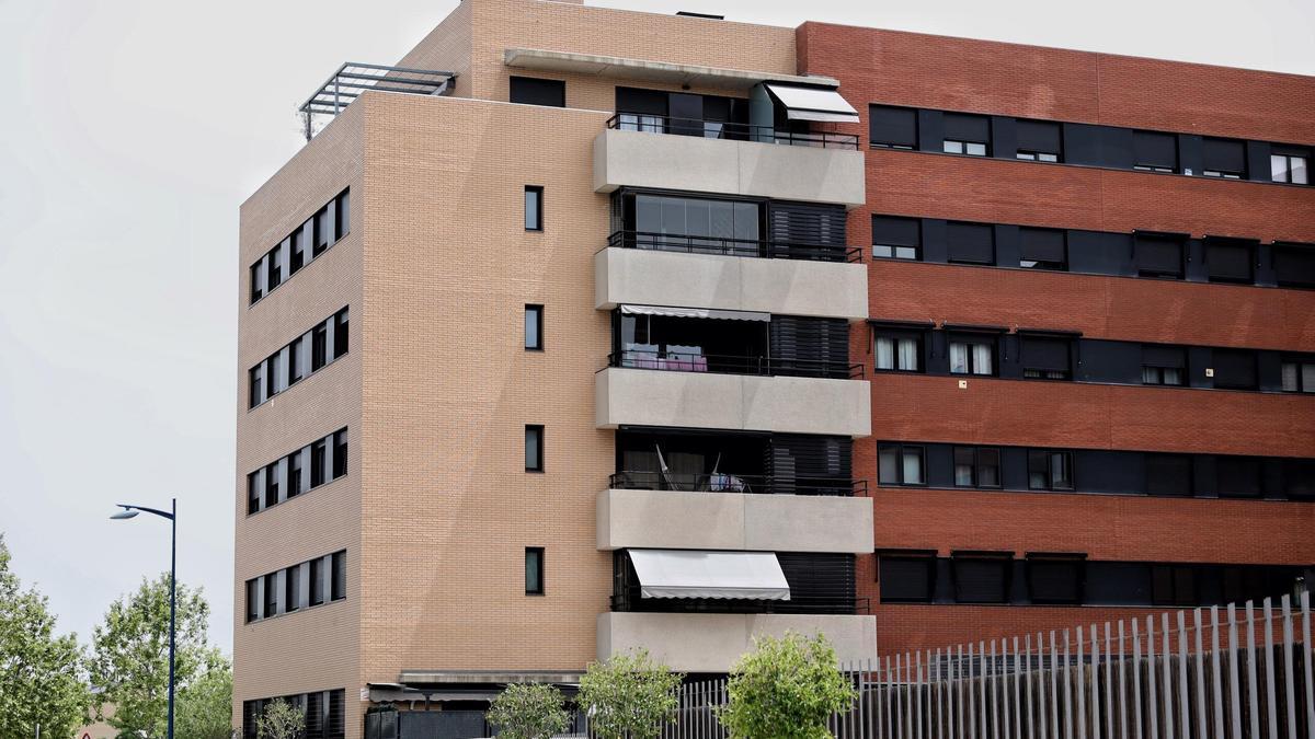 Archivo - Fachada de un edificio de viviendas