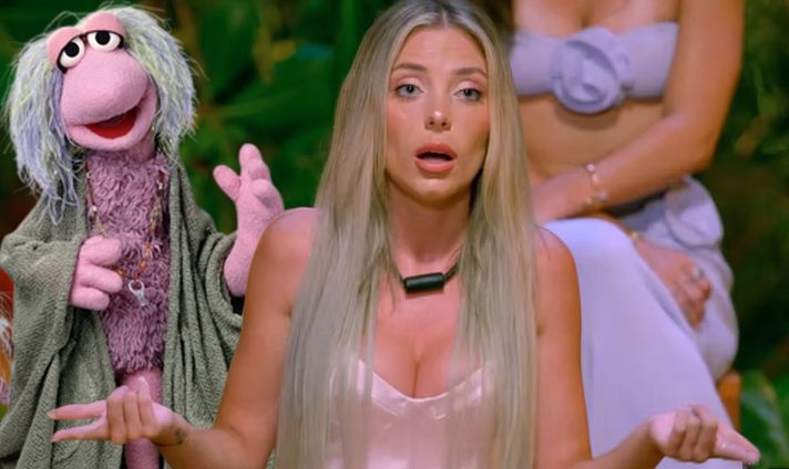 Claudia se da un aire a Musi, de los Fraggle Rock (sobre todo en la piscina)