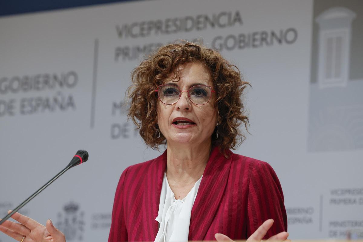 La vicepresidenta primera del Gobierno y ministra de Hacienda, María Jesús Montero, presenta la propuesta del nuevo modelo de financiación autonómica