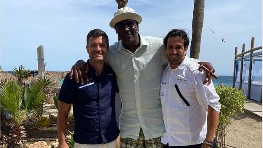 Michael Jordan se fotografía en el restaurante La Milla de Marbella.