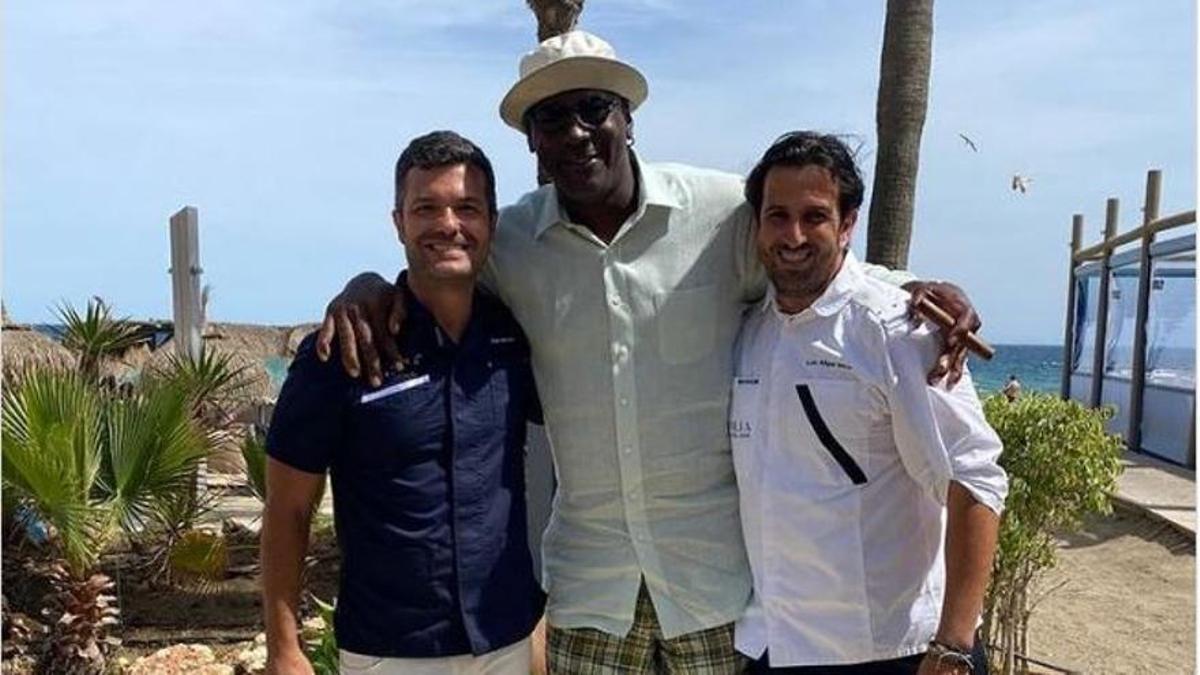 Michael Jordan se fotografía en el restaurante La Milla de Marbella.