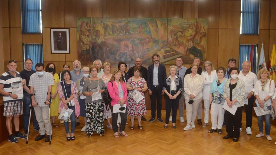 Acto de entrega de diplomas a los participantes en la pasada edición de “Camiños do Coñecemento”. |   // NOÉ PARGA