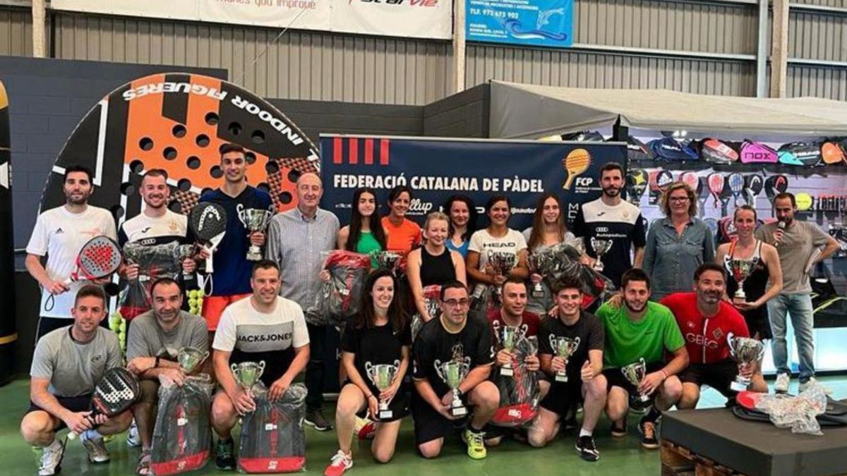 Els participants en el circuit Open Head de Padel