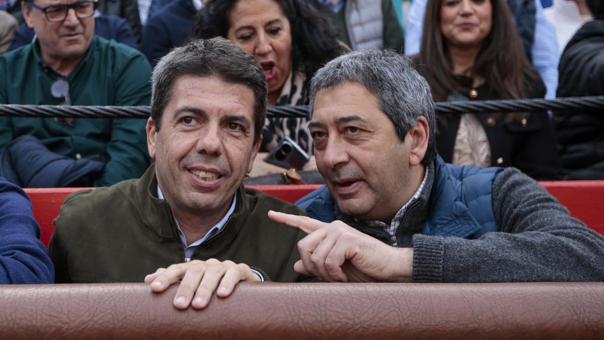 El president Carlos Mazón y el vicepresidente Vicente Barrera, en una corrida de toros de la Feria de Fallas.