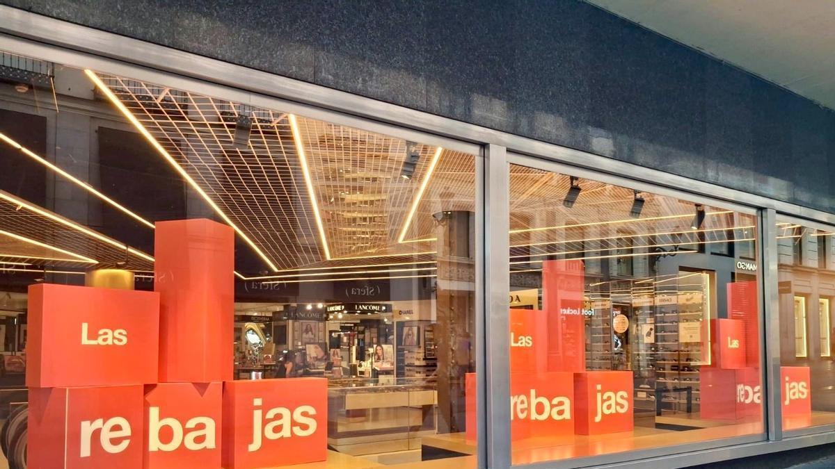 Rebajas en El Corte Ingles de Preciados, en Madrid