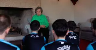 O equipo de videoxogos de Aspas escoita á avoa galega: "Galicia chegou para quedarse"