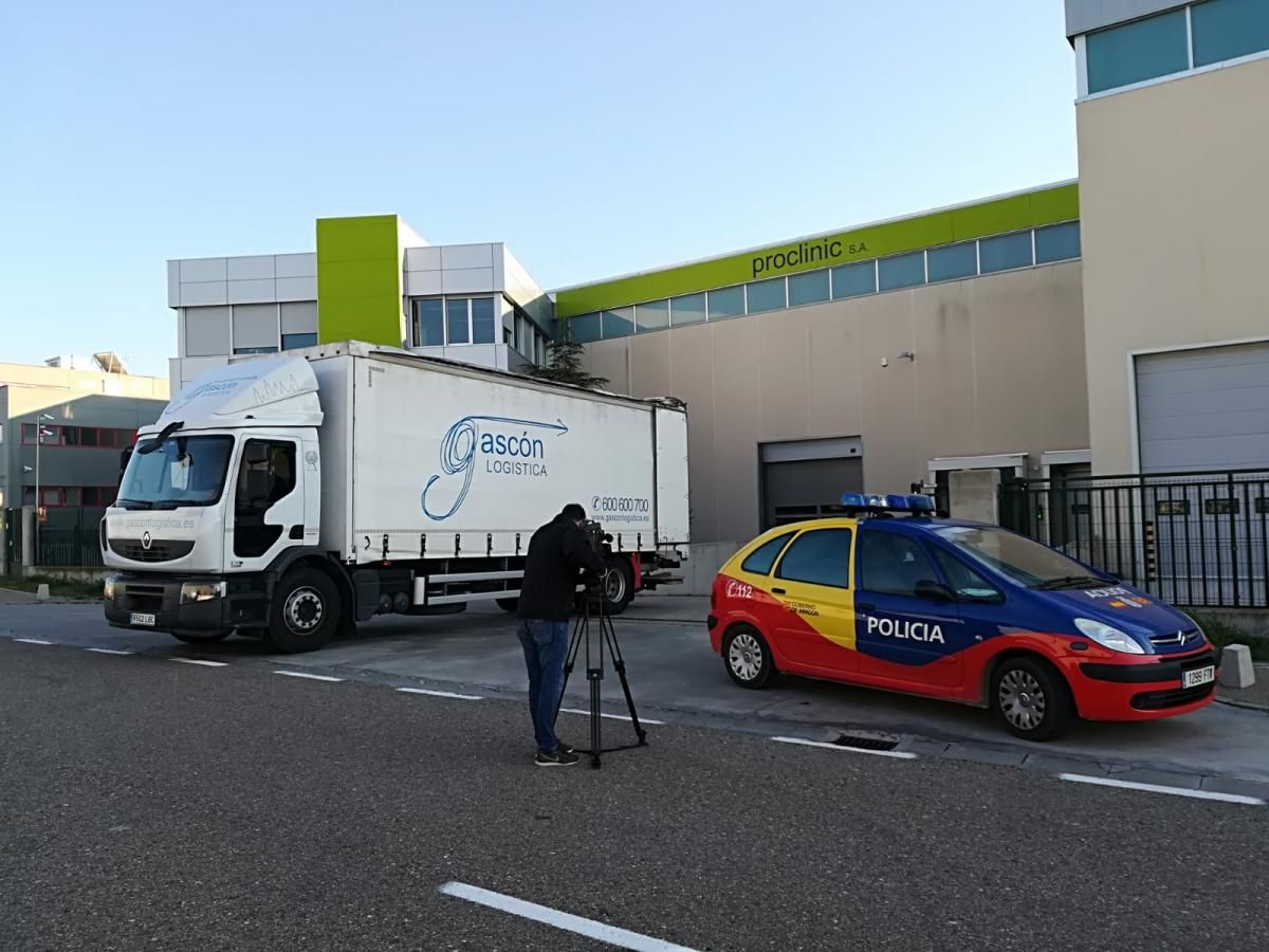 Proclinic entrega un millón de mascarillas que almacenaba en Zaragoza