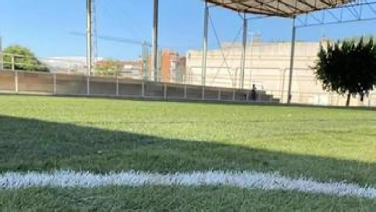 Sallent aprofita la gespa vella del camp de futbol per a altres espais municipals