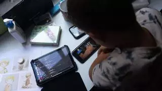 Adolescentes y pantallas: un estudio detecta un aumento de uso de 11 horas a la semana desde 2022